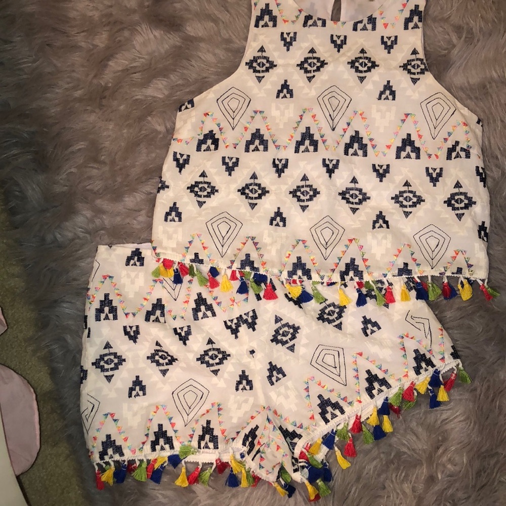 As set. Matching top and bottom